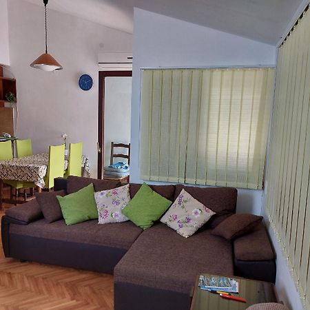 Apartment Silvana Bozava Exterior photo